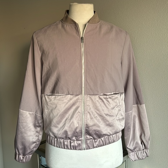 Nordstrom Rack | Womens Lavender Satin Crop Bomber Jacket with Pockets - Size L - Picture 4 of 12